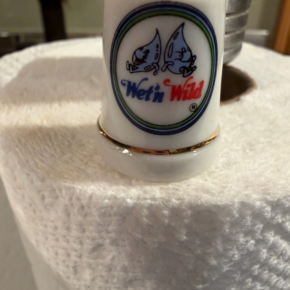 Wet n Wild Ceramic Thimble with Gold Accent